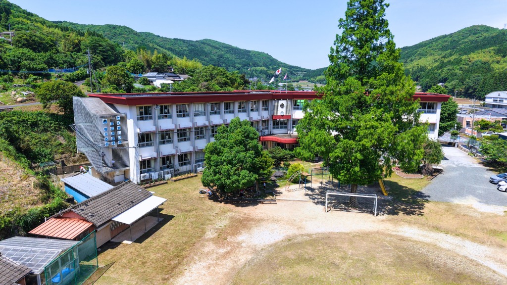 川床小学校 全景・校舎風景